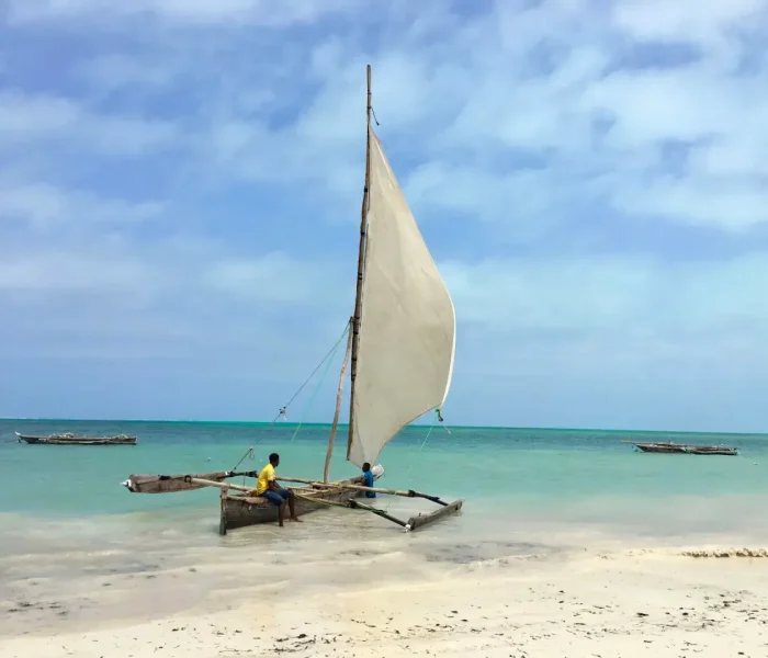 Sail aboard a local boat2