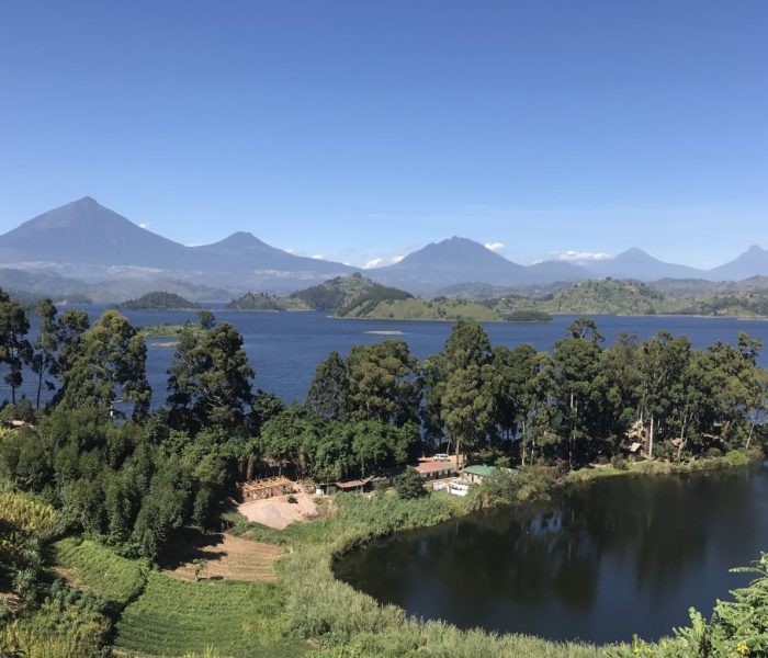 lake-mutanda-